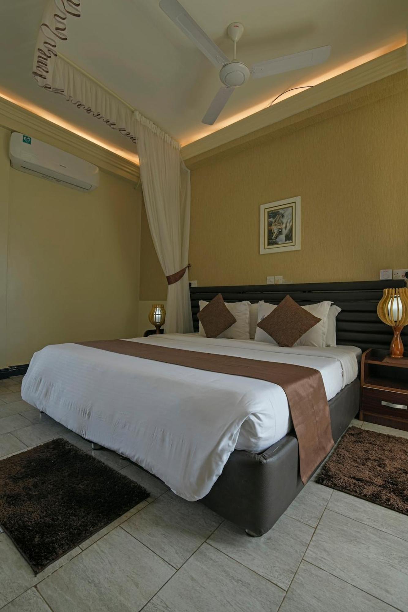 Hoima Buffalo Hotel & Business Hub Ltd Exteriér fotografie